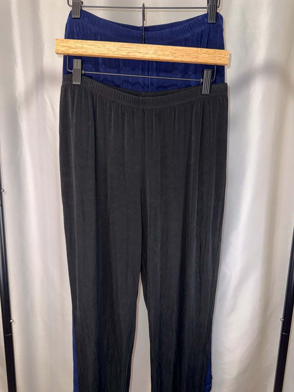 Slinky Brand Women’s Pants Lot of 2 Black & Blue Pull-On Stretch Size Large